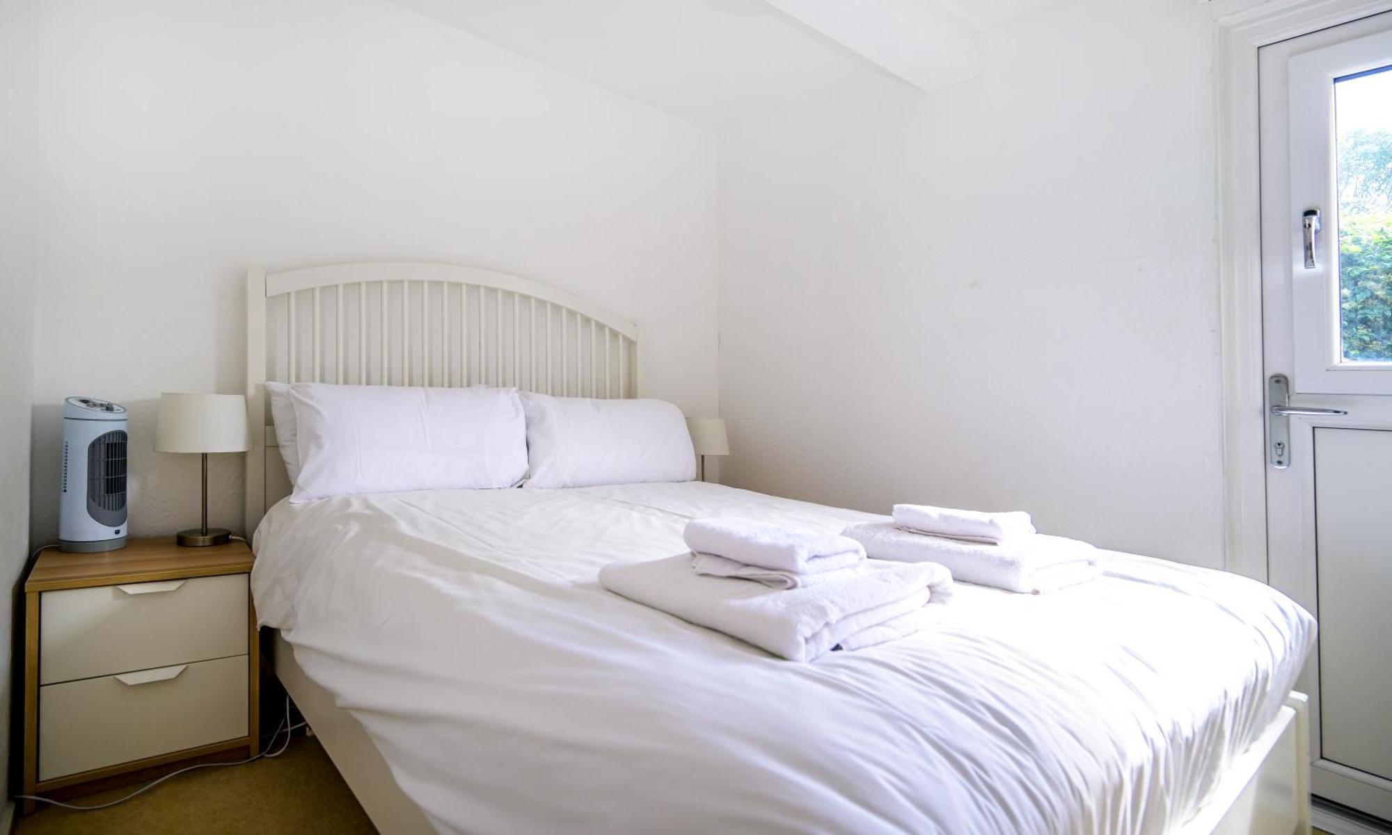 Escape To A Clifftop Chalet With Pool And Tennis Onsite - 1A Kingsdown Holiday Park Esterno foto